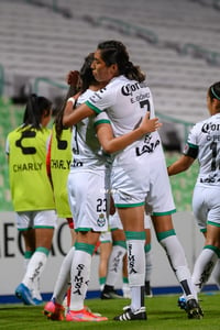 Gol de Alexxandra Ramírez, Alexxandra Ramírez, Estela Gómez
