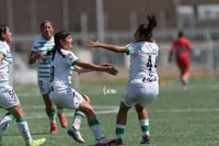 Celebran gol de Paulina Peña