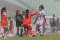 Celebran gol de Alexia, Paola Calderón, Marianne Martínez, A