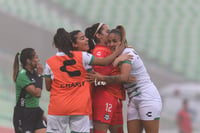 Celebran gol de Alexia, Paola Calderón, Marianne Martínez, A