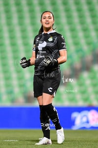celebra gol, Paola Calderón
