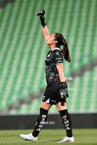 celebra gol, Paola Calderón