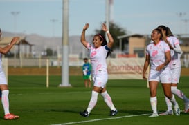 festejo de gol de Cinthya Peraza, Cinthya Peraza, Alexia Vil @tar.mx