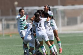 Celebran gol de Paulina Peña @tar.mx