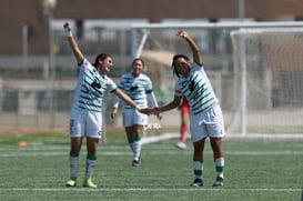 Celebran gol de Paulina Peña, Paulina Peña, Judith Félix @tar.mx