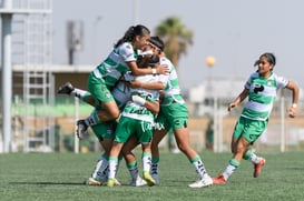 Celebran gol de Nadia @tar.mx