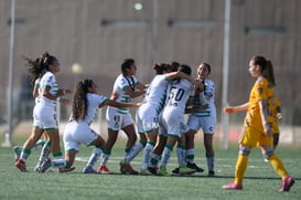 festejo de gol, Paulina Peña @tar.mx