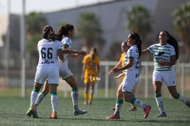 Celebran gol de Novella, Yessenia Novella @tar.mx