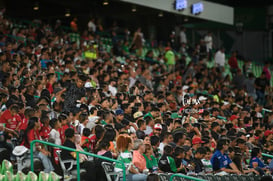 Afición en el Estadio Corona @tar.mx