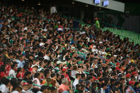 Afición en el Estadio Corona @tar.mx