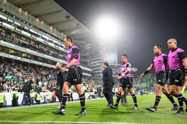 árbitros Santos vs Pumas @tar.mx