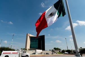 Bandera de México, Plaza Mayor de Torreón