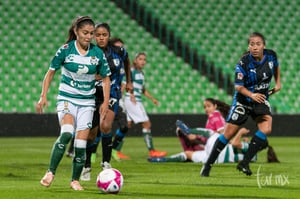 Joseline Hernández
#9 | Santos vs Querétaro jornada 14 apertura 2018 femenil