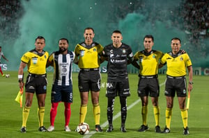 Capitanes, árbitros. Pabón, Orozco | Santos CFA2019 Monterrey CFA2019