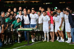 Pastel décimo aniversario del Estadio Corona | Santos vs Cruz Azul jornada 18 apertura 2019 Liga MX