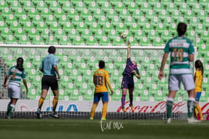 Desvío de balón | Santos vs Tigres J4 C2019 Liga MX Femenil