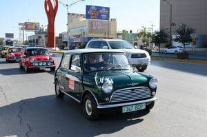 Desfile autos Torreón