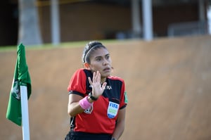 Carolina Briones, árbitro @tar.mx