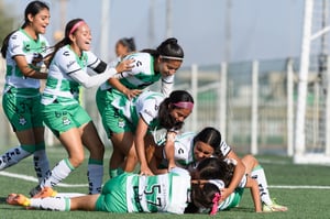 Celebran gol de Celeste, Frida Cussin, Audrey Vélez, Paola V @tar.mx