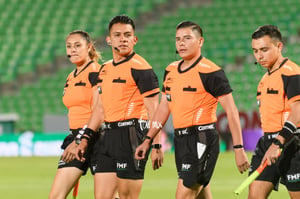 árbitros Santos vs Pumas femenil @tar.mx