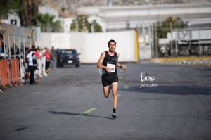Roberto Zamora, bengalas | Carrera 10K Peñoles 2023