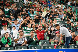 Afición en el Estadio Corona | Santos  Laguna vs Cruz Azul Liga MX Femenil J15