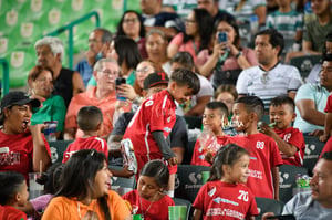 Afición en el Estadio Corona | Santos  Laguna vs Cruz Azul Liga MX Femenil J15