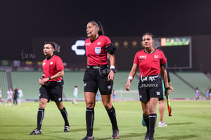 árbitros Santos vs Chivas femenil @tar.mx