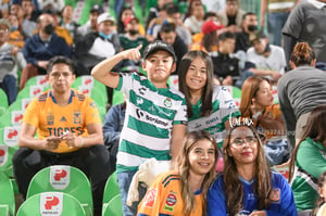 Afición en el Estadio Corona | Guerreros del Santos Laguna vs Tigres UANL J1 C2023 Liga MX
