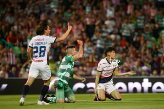 Jesús Orozco, Defensa CHI #13, Juan Brunetta, Medio SAN #10, Santos vs Chivas