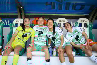 Lourdes De León, Defensa SAN #4, Brenda López, Media SAN #6, Santos vs Monterrey