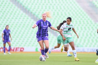 Carlee Giammona, Media MON #6, Santos vs Monterrey