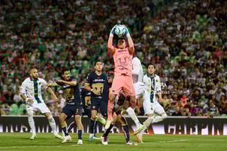 Julio González, Portero PUM #1, Santos vs Pumas