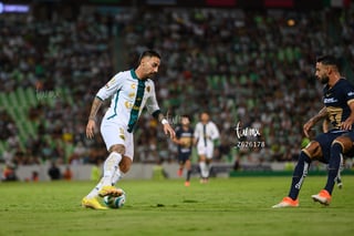 Marcelo Correa, Delantero SAN #9, Nathanael Ananias, Defensa PUM #6, Santos vs Pumas
