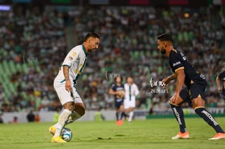 Marcelo Correa, Delantero SAN #9, Nathanael Ananias, Defensa PUM #6, Santos vs Pumas