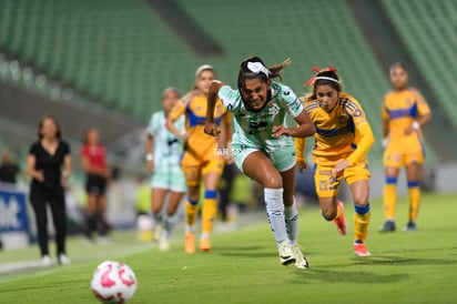 Cae Santos Laguna femenil vs Tigres en el Corona