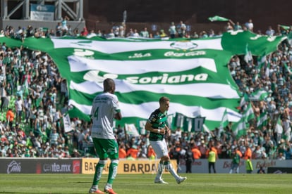 Julio Furch, bandera gigante de fondo aniversario 35 Santos | Santos vs Leon jornada 9 apertura 2018