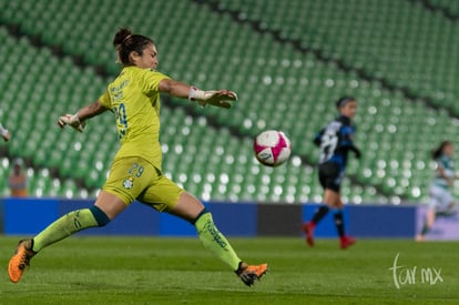 Wendy Toledo
#29
Portero | Santos vs Querétaro jornada 14 apertura 2018 femenil