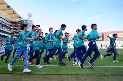 Campeones Sub 13, vuelta olímpica | Campeones de la Sub 13 Santos