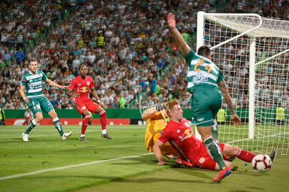 Correa, Parker | Santos Laguna vs New York Red Bulls Concachampions