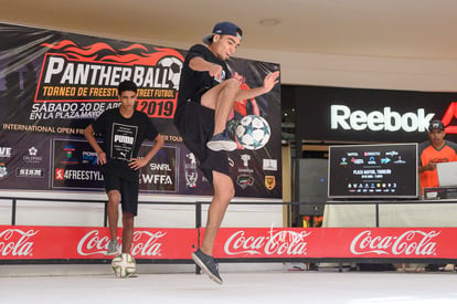 Adrian Ornelas adrian_wrs_crew | Torneo de freestyle y street futbol, Panther Ball 2019