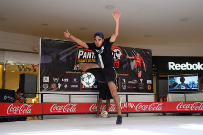 Adrian Ornelas adrian_wrs_crew | Torneo de freestyle y street futbol, Panther Ball 2019