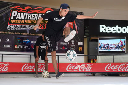 Adrian Ornelas adrian_wrs_crew | Torneo de freestyle y street futbol, Panther Ball 2019