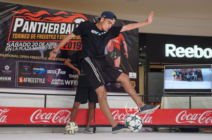 Adrian Ornelas adrian_wrs_crew | Torneo de freestyle y street futbol, Panther Ball 2019