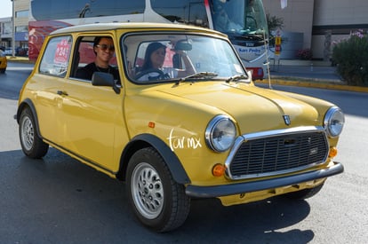 minis | Desfile autos Torreón