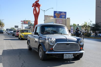 minis | Desfile autos Torreón