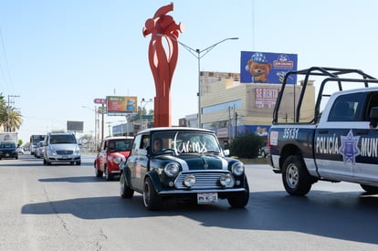 minis | Desfile autos Torreón