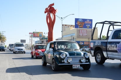 minis | Desfile autos Torreón