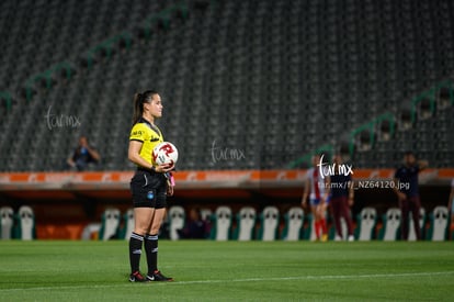 Karen Andrade, árbitro fútbol femenil | Santos vs Chivas J6 C2020 Liga MX femenil