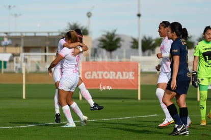 festejo de gol de Cinthya Peraza, Cinthya Peraza, Alexia Vil | Santos vs Pumas J13 A2021 Liga MX femenil